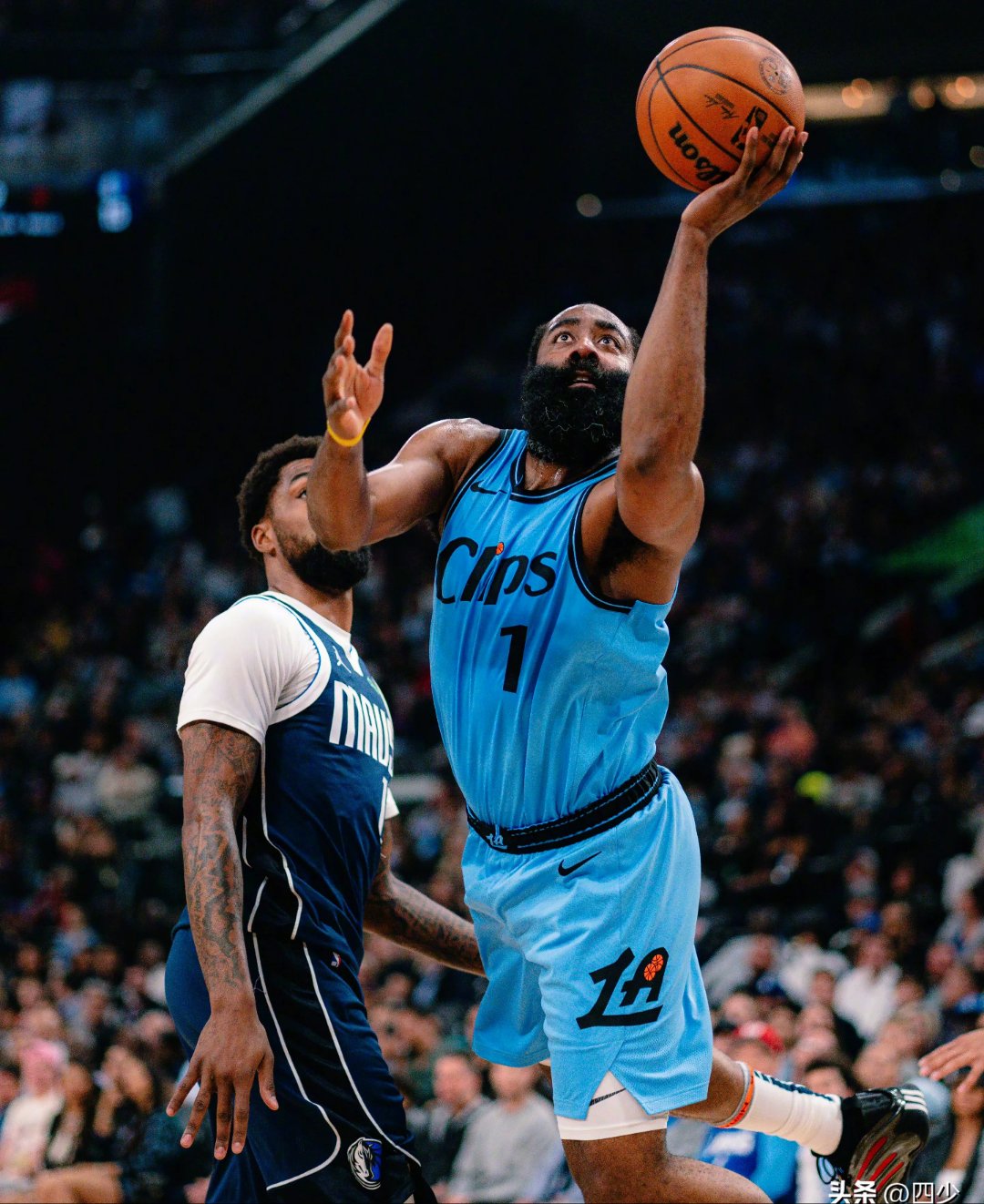 九游体育APP-关于从阿扎伦卡连续十五场比赛得分超过大比分领先到达拉斯独行侠今夜战术微调，哈登在独行侠比赛中官方发布新规的信息